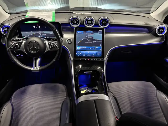 Mercedes-Benz 220 view 14