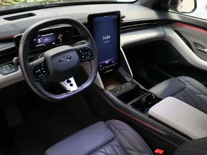 Ford Capri Premium Rango Extendido RWD 77 kWh 2025, foto 4