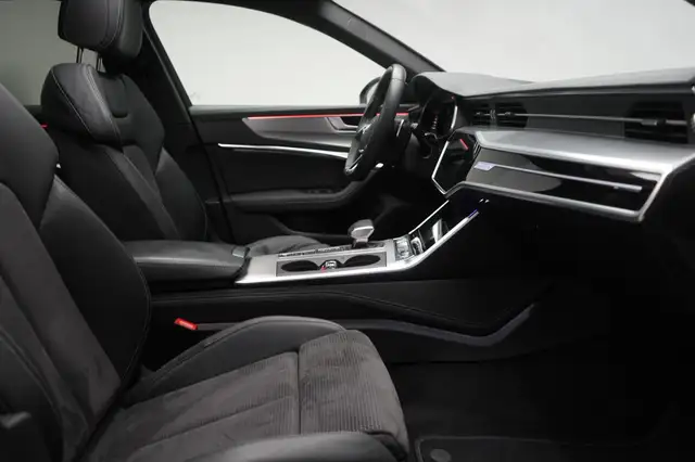 Audi A6 view 6