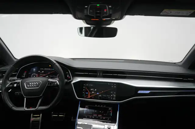 Audi A6 view 13