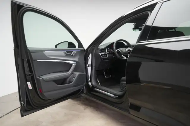 Audi A6 view 11