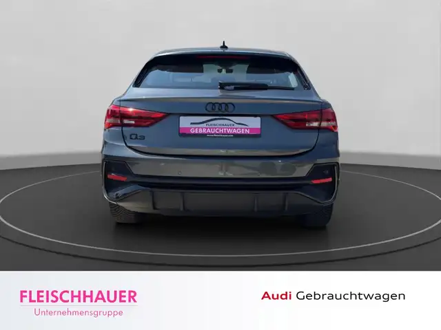 Audi Q3 view 6