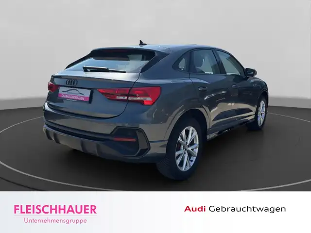 Audi Q3 view 7