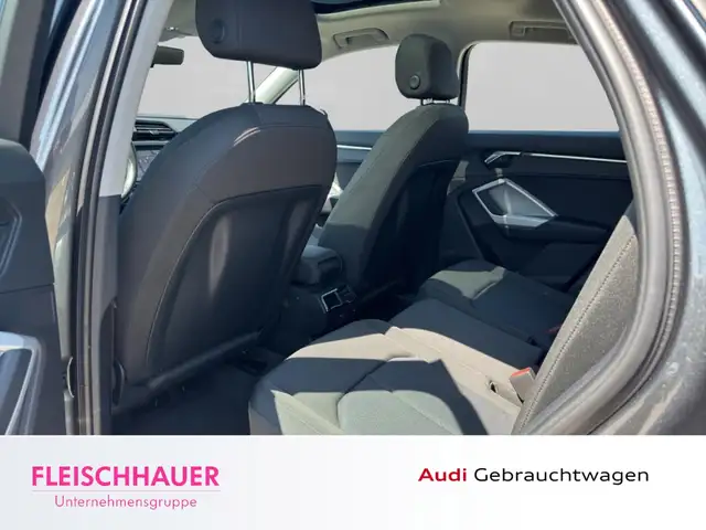 Audi Q3 view 14
