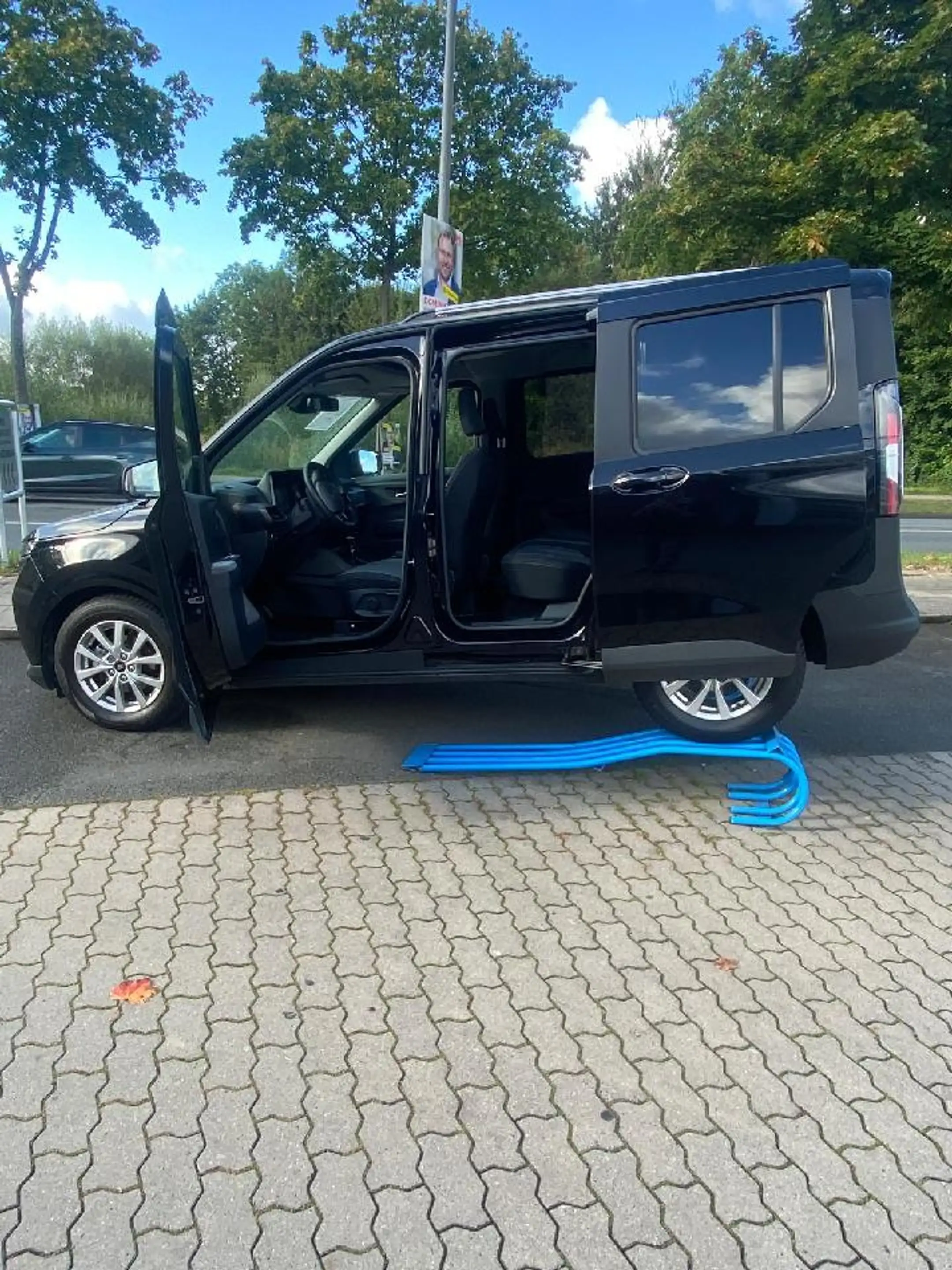 Ford Tourneo Courier Titanium — photo 3