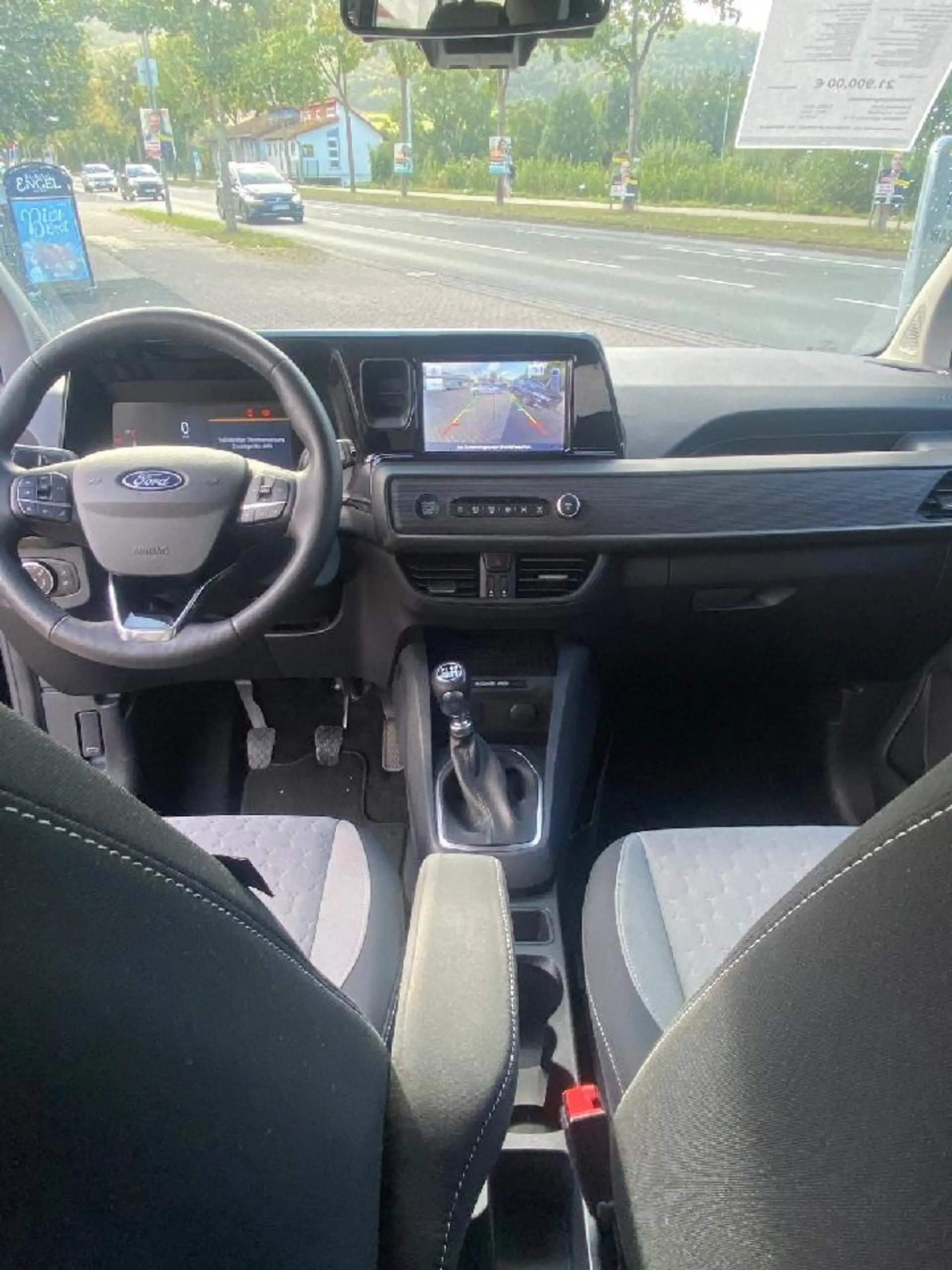 Ford Tourneo Courier Titanium — photo 4