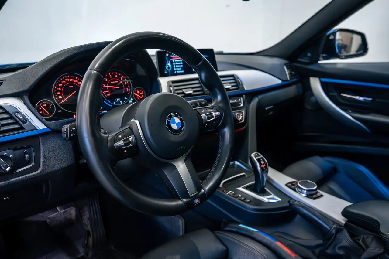 BMW 3 Series снимка BMW 3 Series