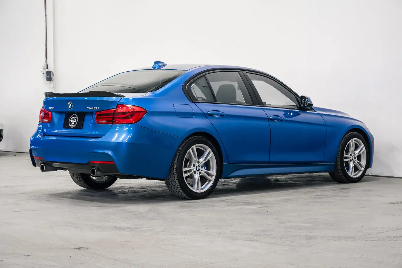 BMW 3 Series снимка BMW 3 Series