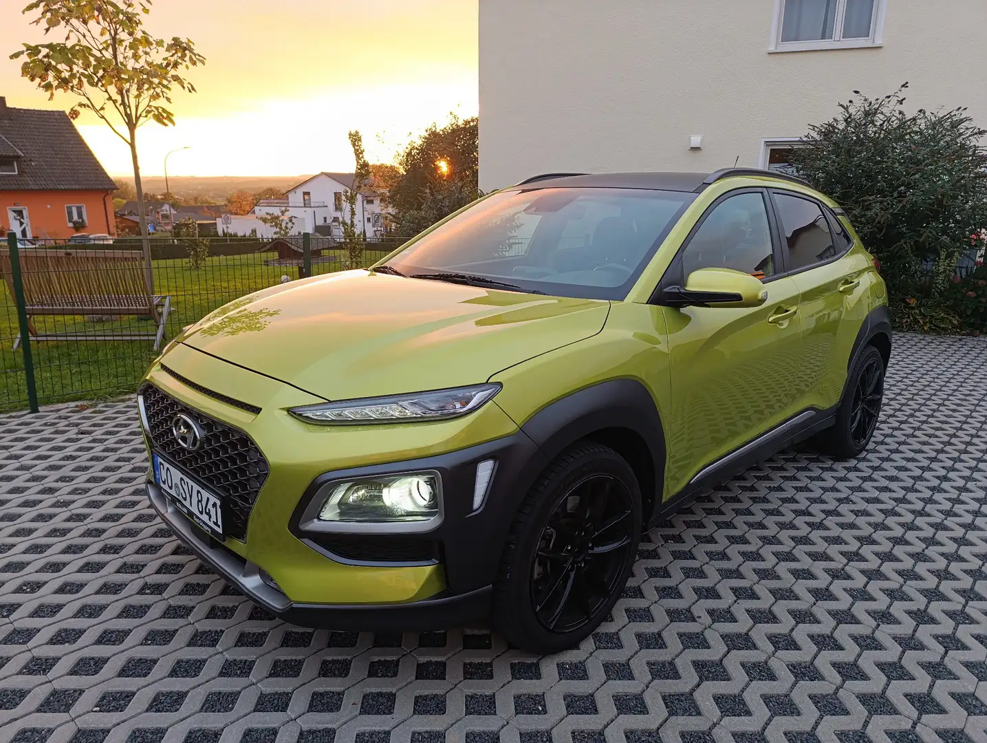 Hyundai KONA 1.6 T-GDI DCT 4WD Style Gelb - 1