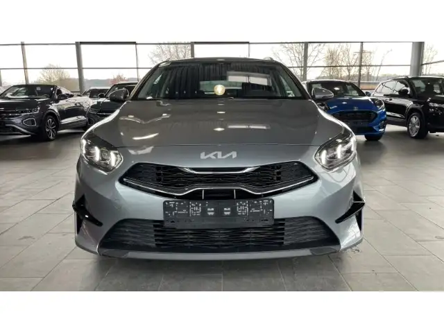 Kia Ceed view 5