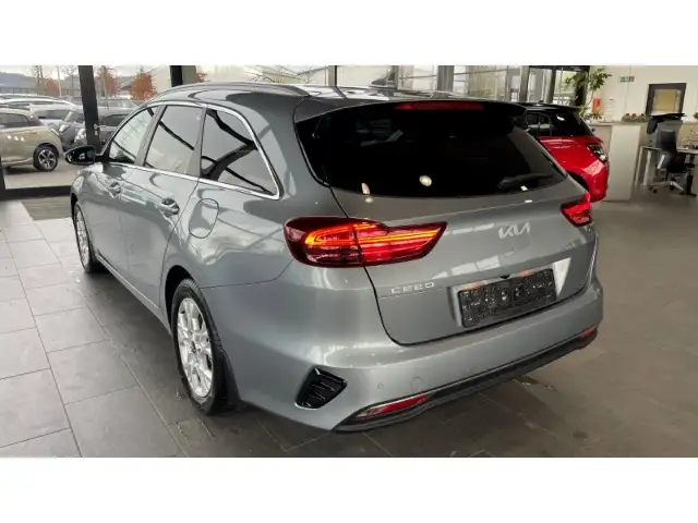 Kia Ceed view 2