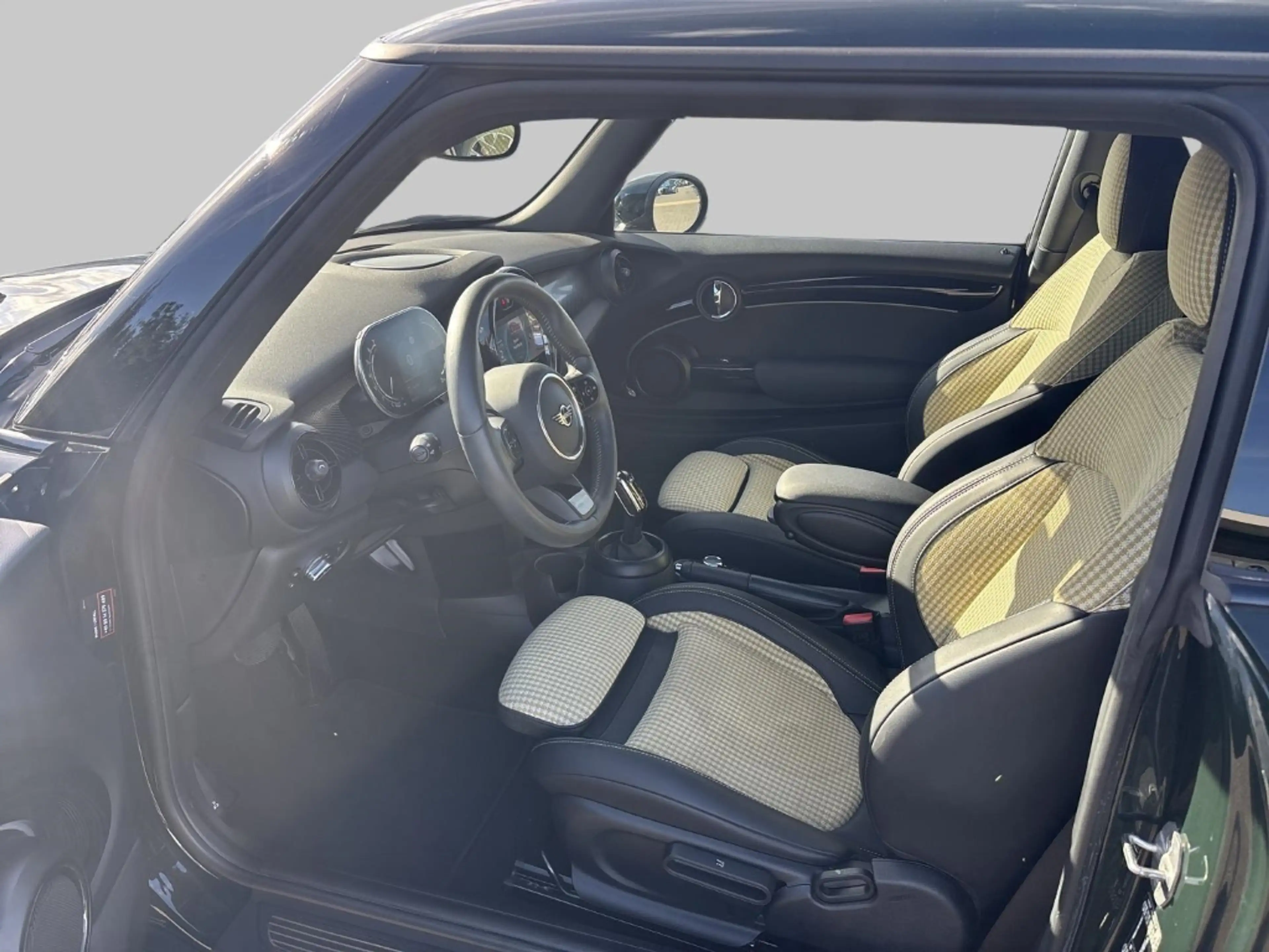 MINI Cooper S Aut. Resolute LED Navi DDC Kamera SHZ — photo 9