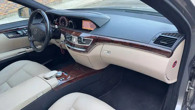 Mercedes-Benz S-Class view 10