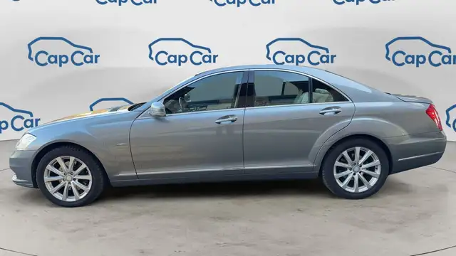 Mercedes-Benz S-Class view 2