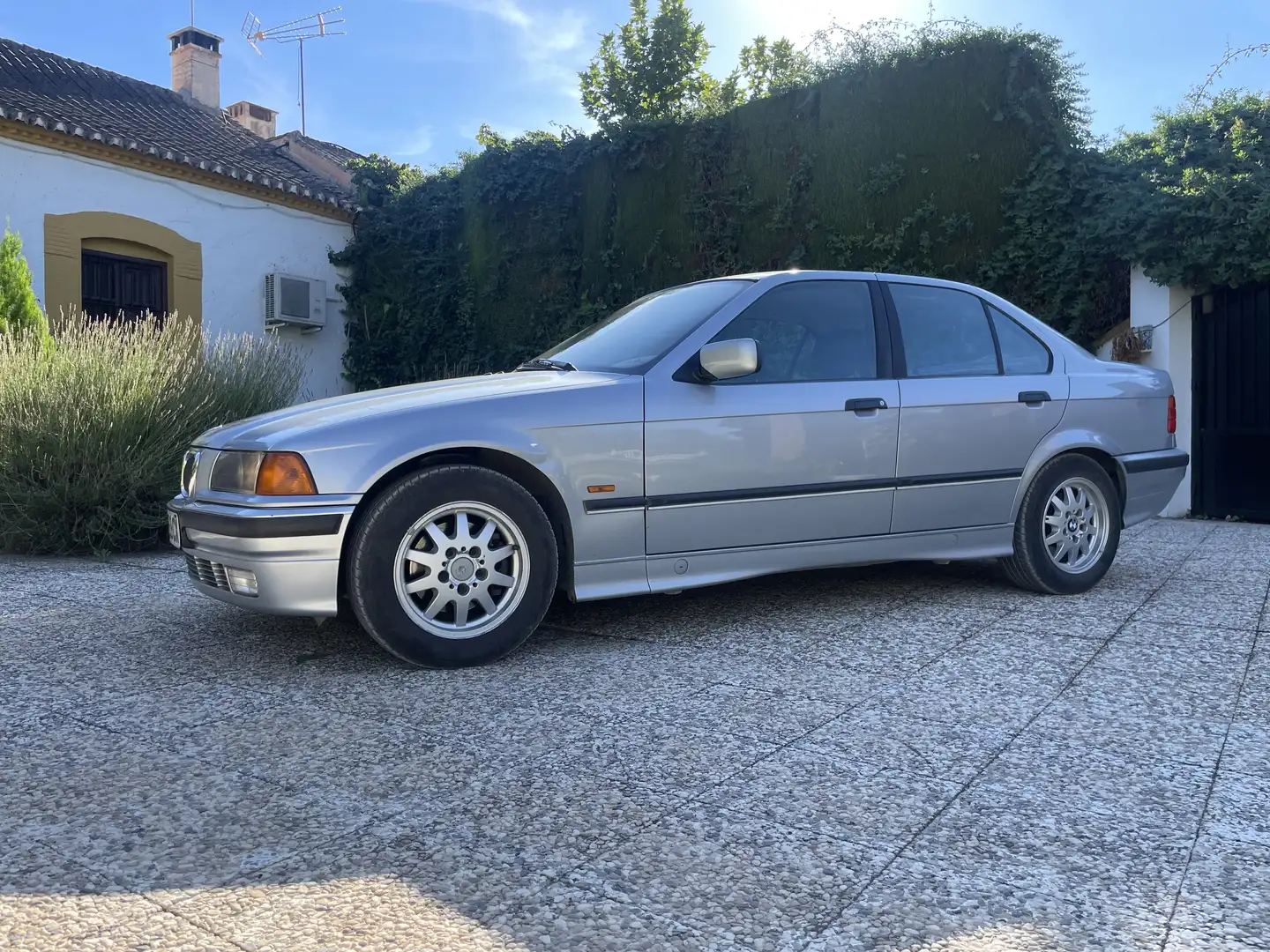 BMW 318 318iS SE - 1