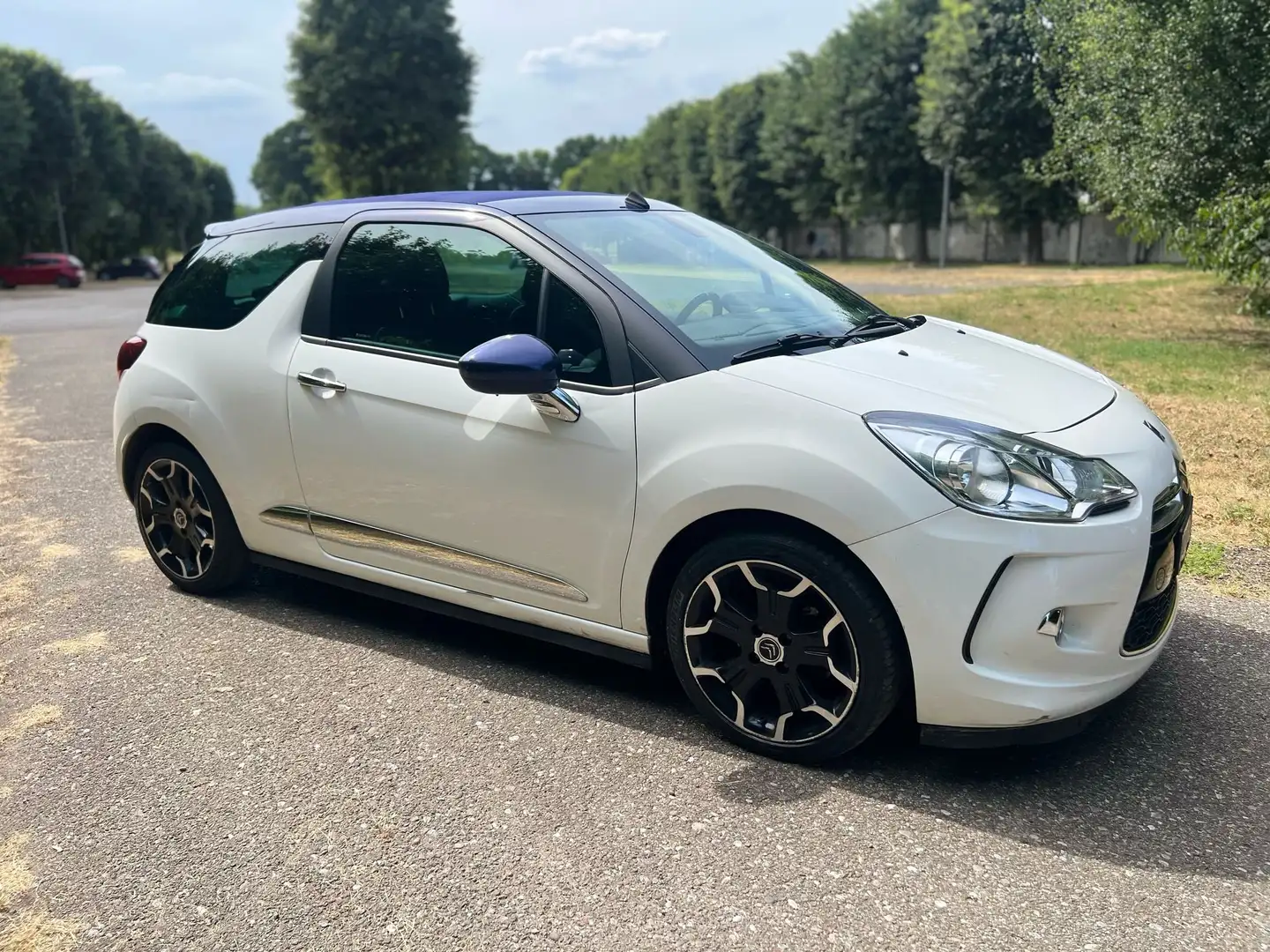 Citroen DS3 1.2 puretech (vti) So Chic 82cv SI NEOPATENTATI Bianco - 1