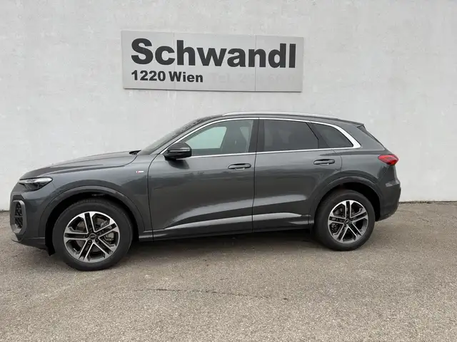Audi Q5 SUV TDI quattro 150 kW Ansicht 1