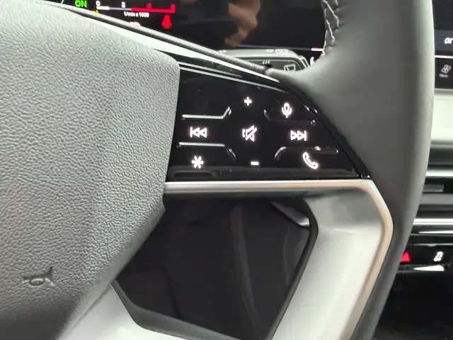 Audi Q5 SUV TDI quattro 150 kW Ansicht 9