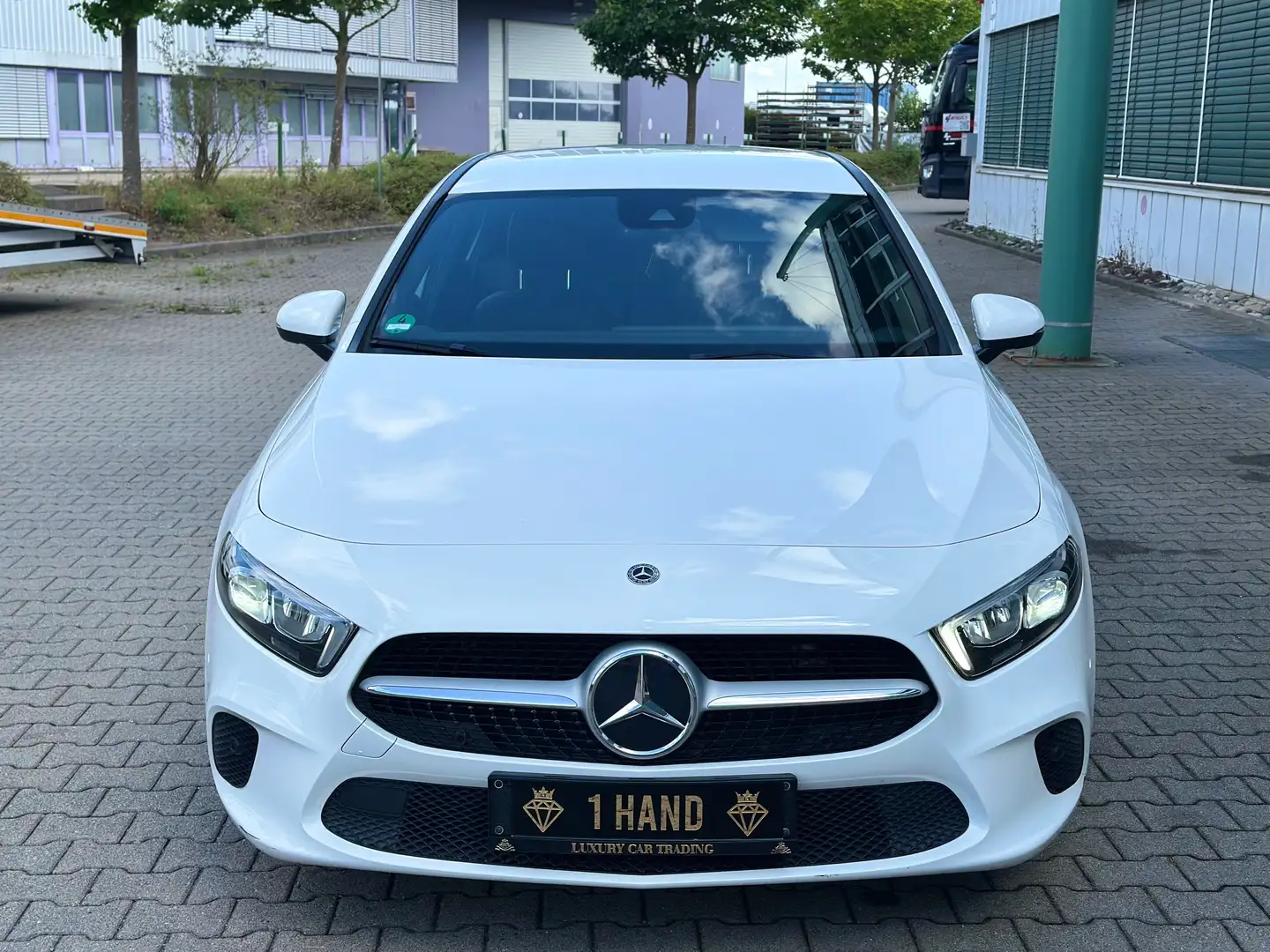 Mercedes-Benz A 180 A 180  Parkpilot LED KAMERA SPURHALTEASSISTENT Blanc - 2