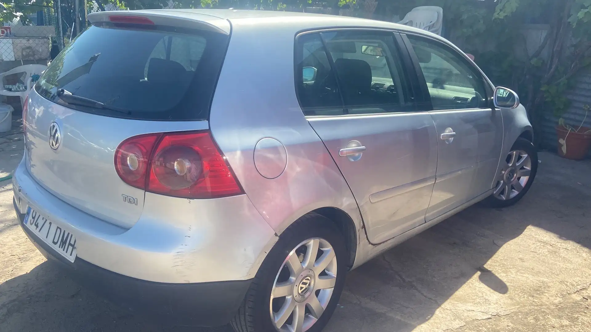 Volkswagen Golf 1.9TDI Trendline 4Motion 105 - 2