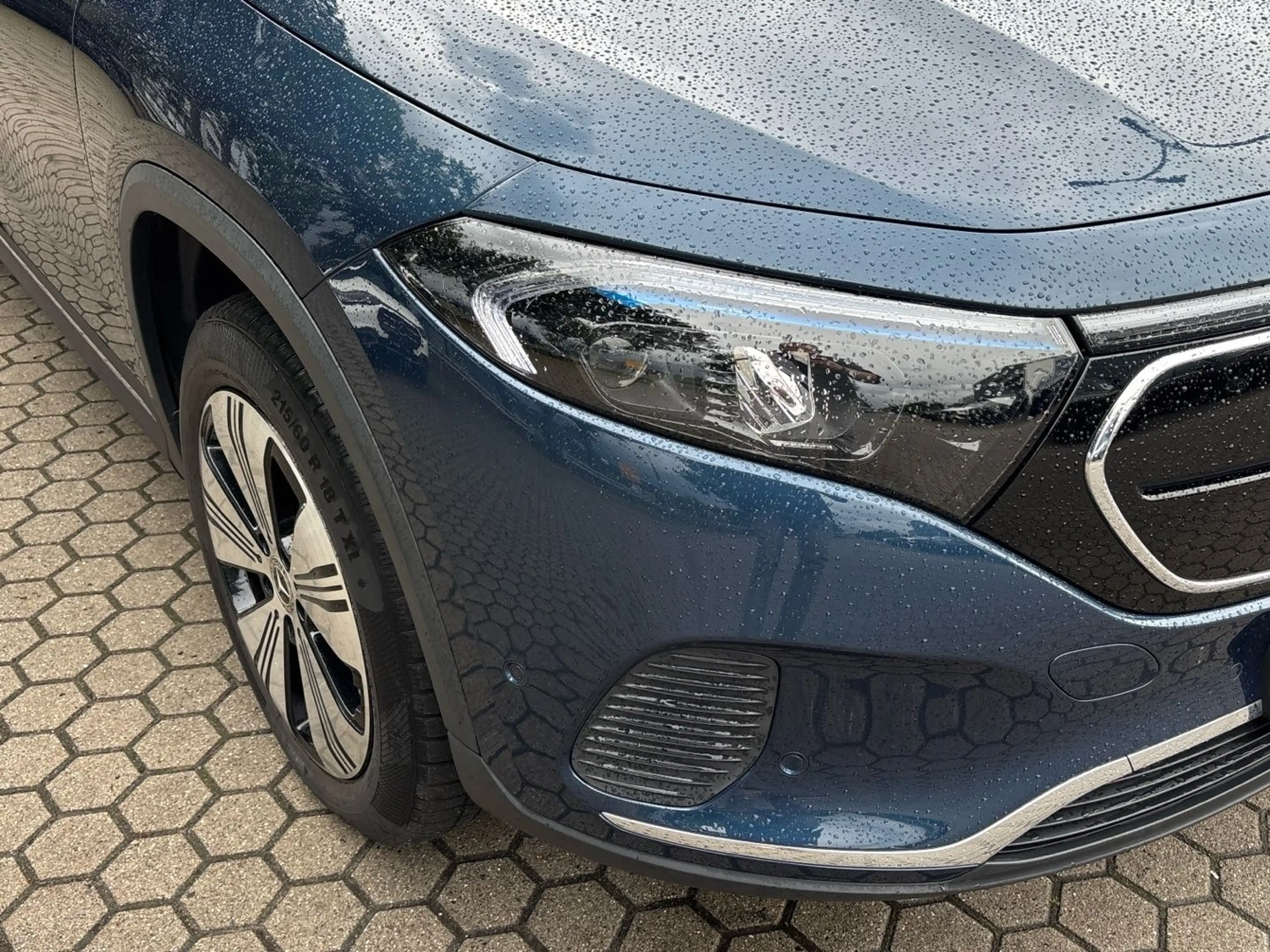 Mercedes-Benz EQA 250 Progressive Distronic Ambiente 360°-K. — photo 7