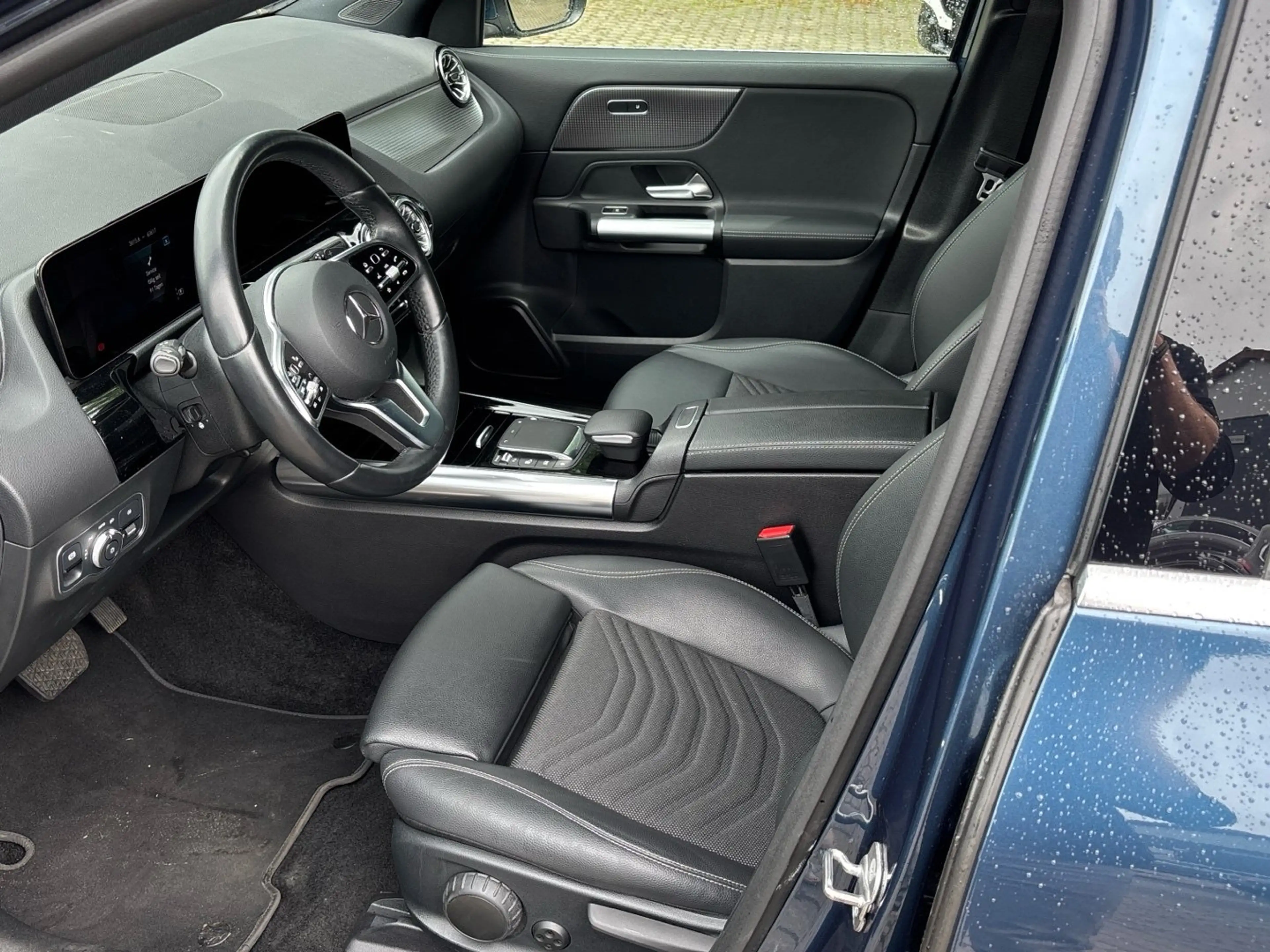 Mercedes-Benz EQA 250 Progressive Distronic Ambiente 360°-K. — photo 13