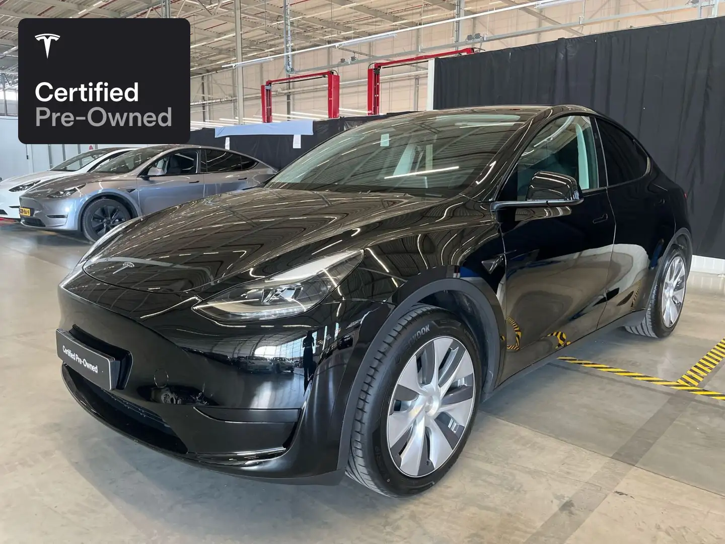 Tesla Model Y Rear-Wheel Drive “Certified Pre-Owned” Zwart - 1