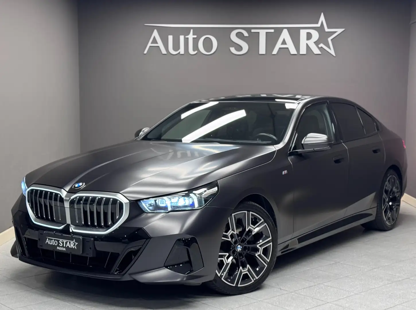 BMW 520 d Berlina 48V xdrive M-Sport Pro "Frozen Black" Nero - 1