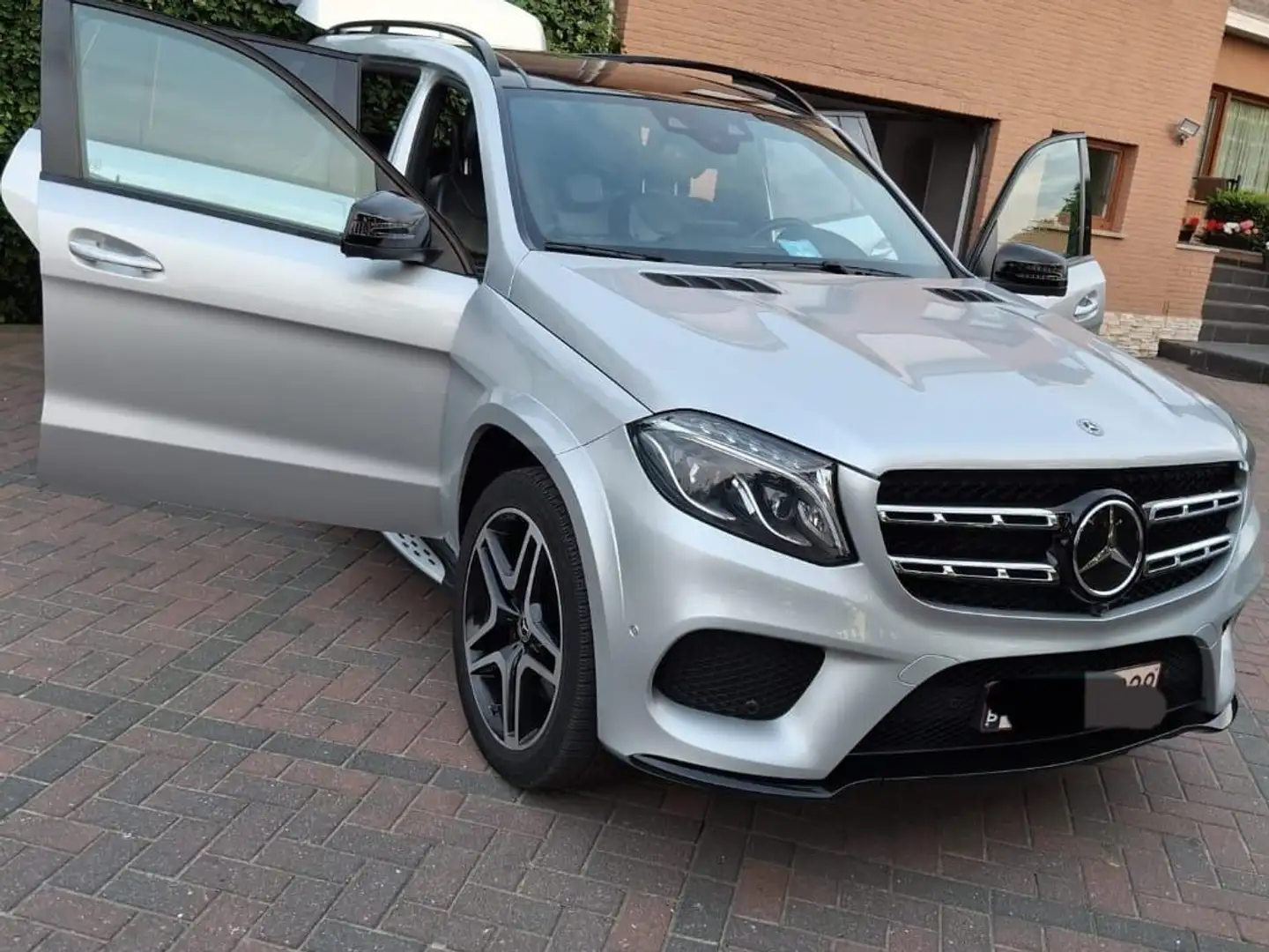 Mercedes-Benz GLS 350 GLS 350 d 4Matic 9G-TRONIC Grand Edition Argintiu - 1