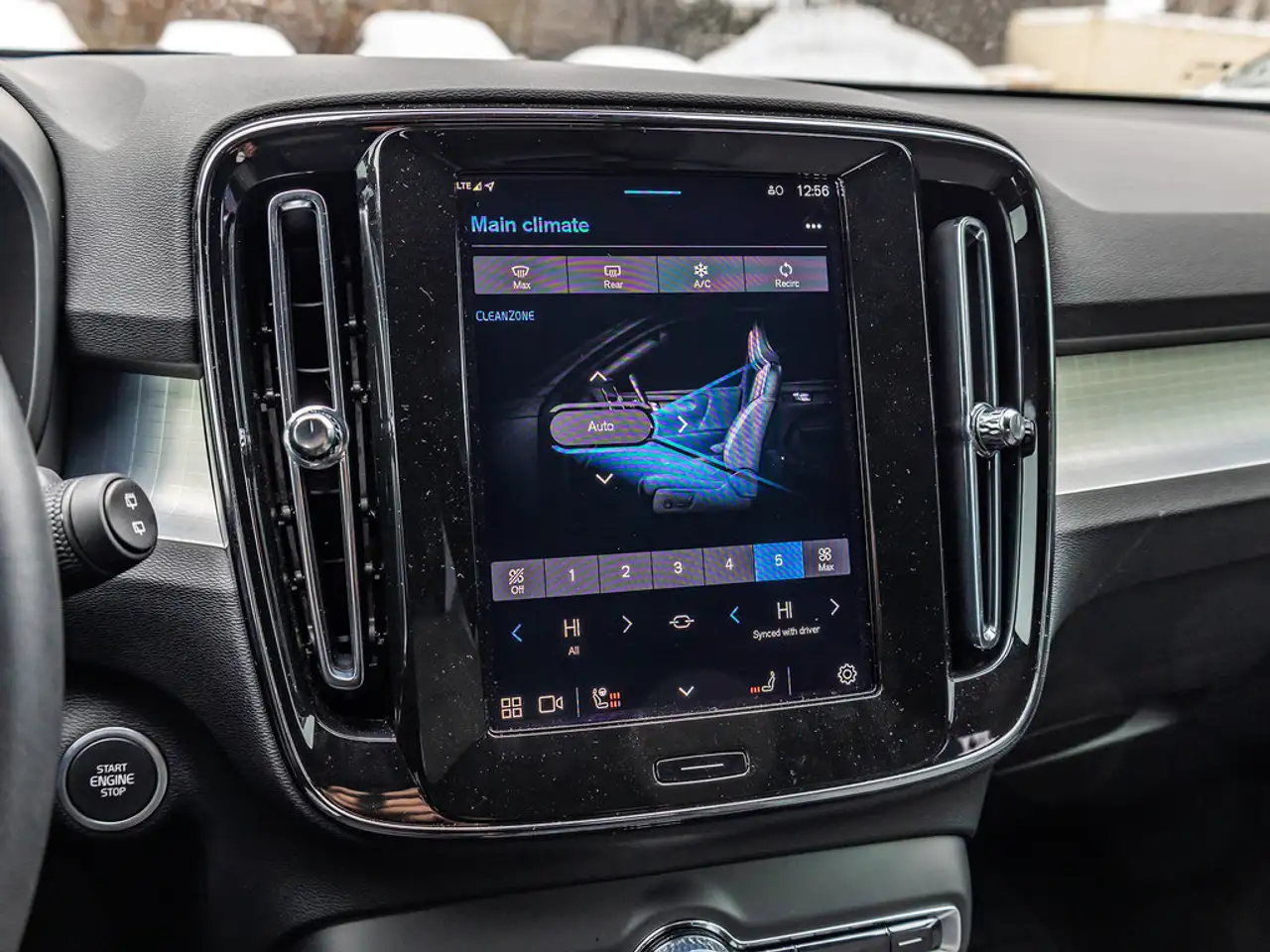Volvo XC40 снимка Volvo XC40