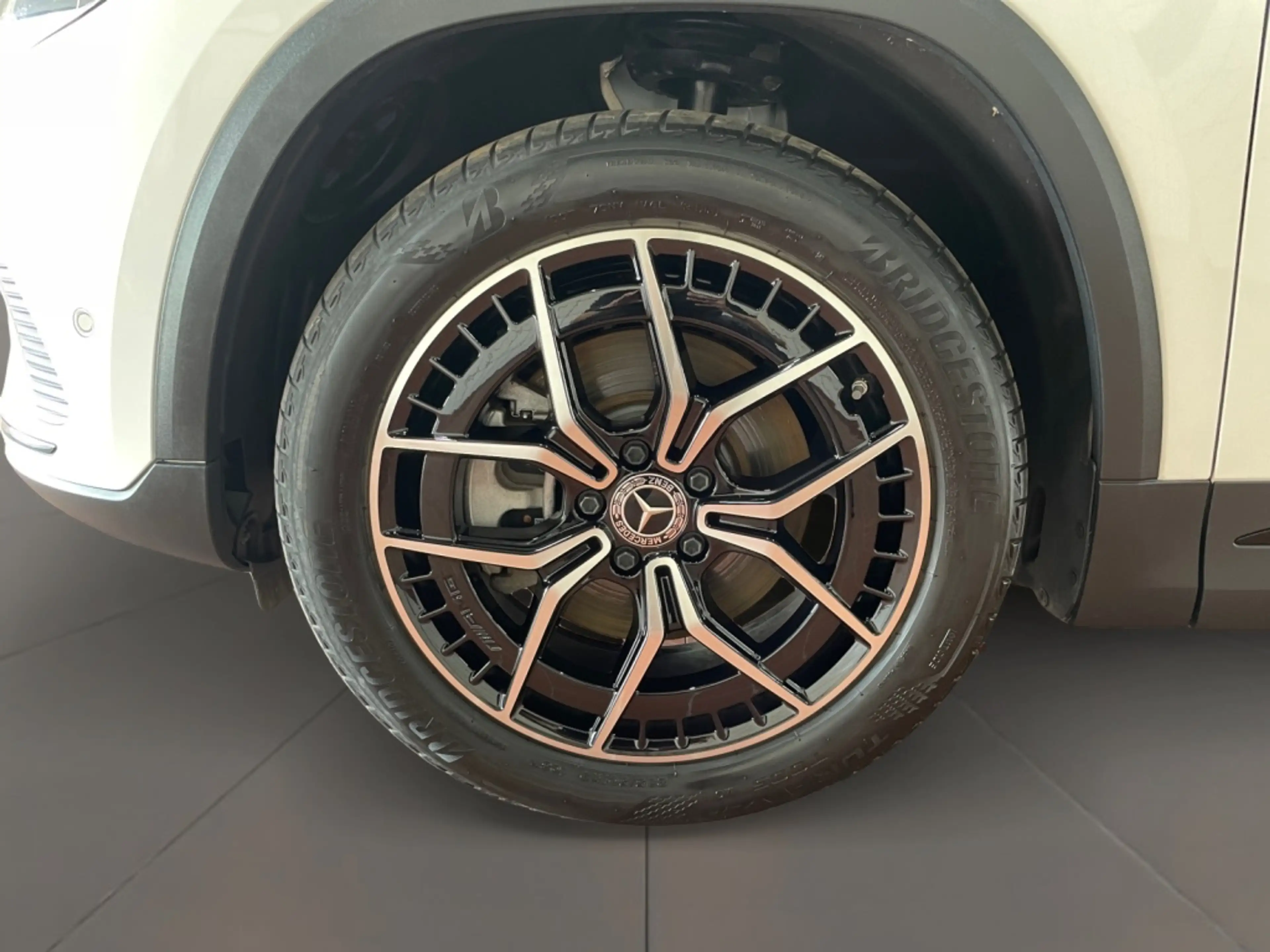 Mercedes-Benz EQA 300 4matic Progressive AMG+MBUX+Progressive — photo 8