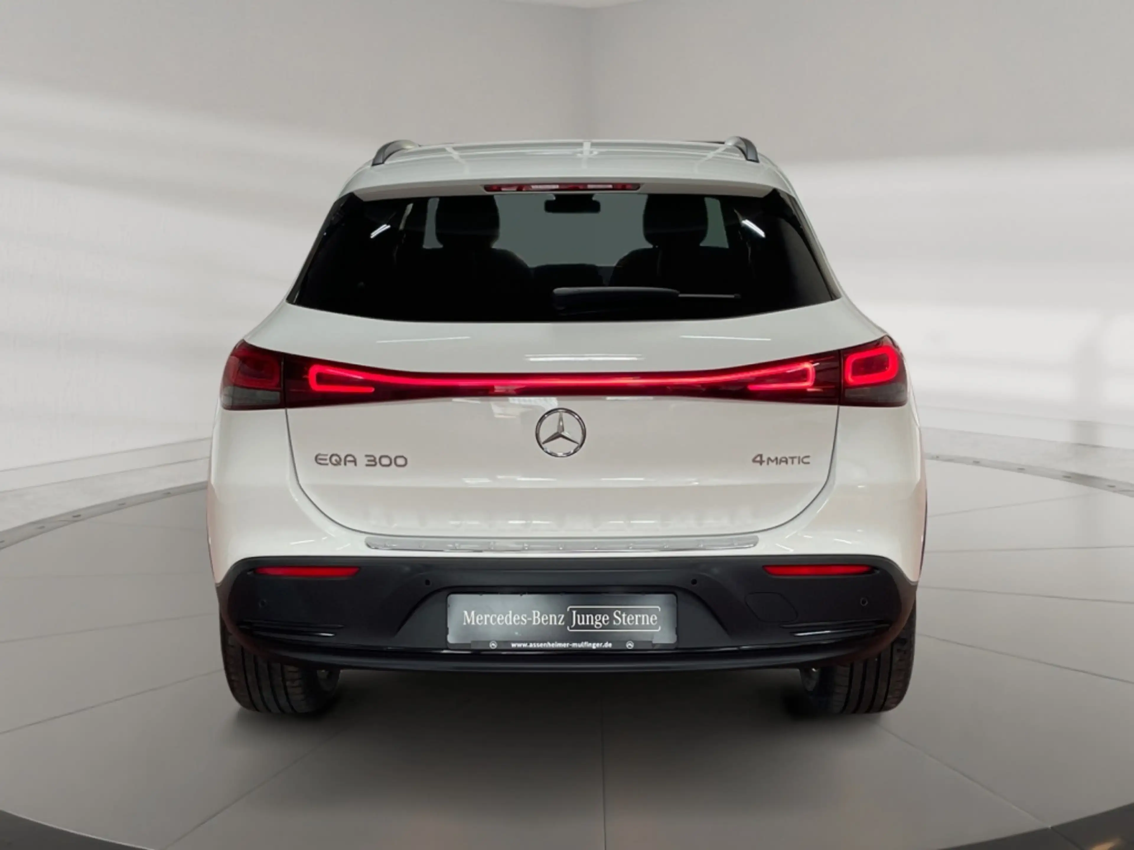 Mercedes-Benz EQA 300 4matic Progressive AMG+MBUX+Progressive — photo 6
