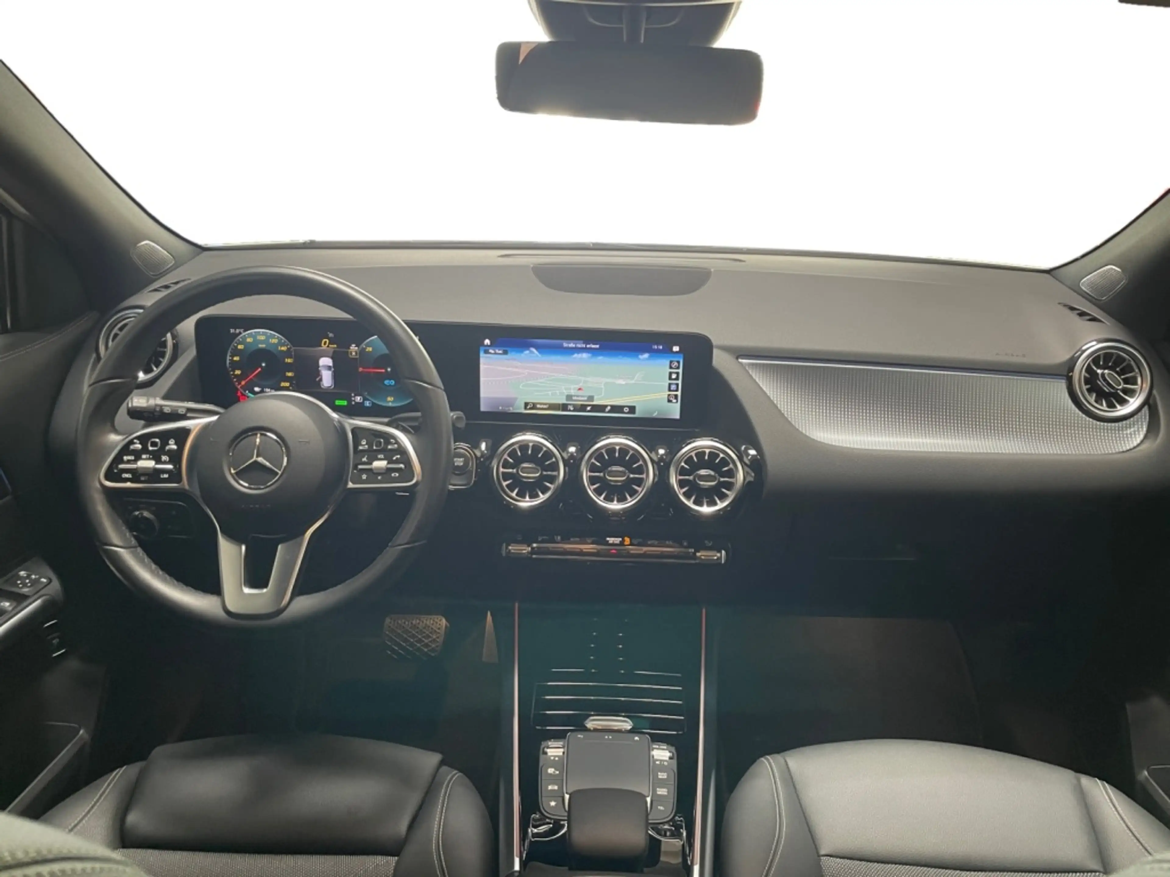 Mercedes-Benz EQA 300 4matic Progressive AMG+MBUX+Progressive — photo 12
