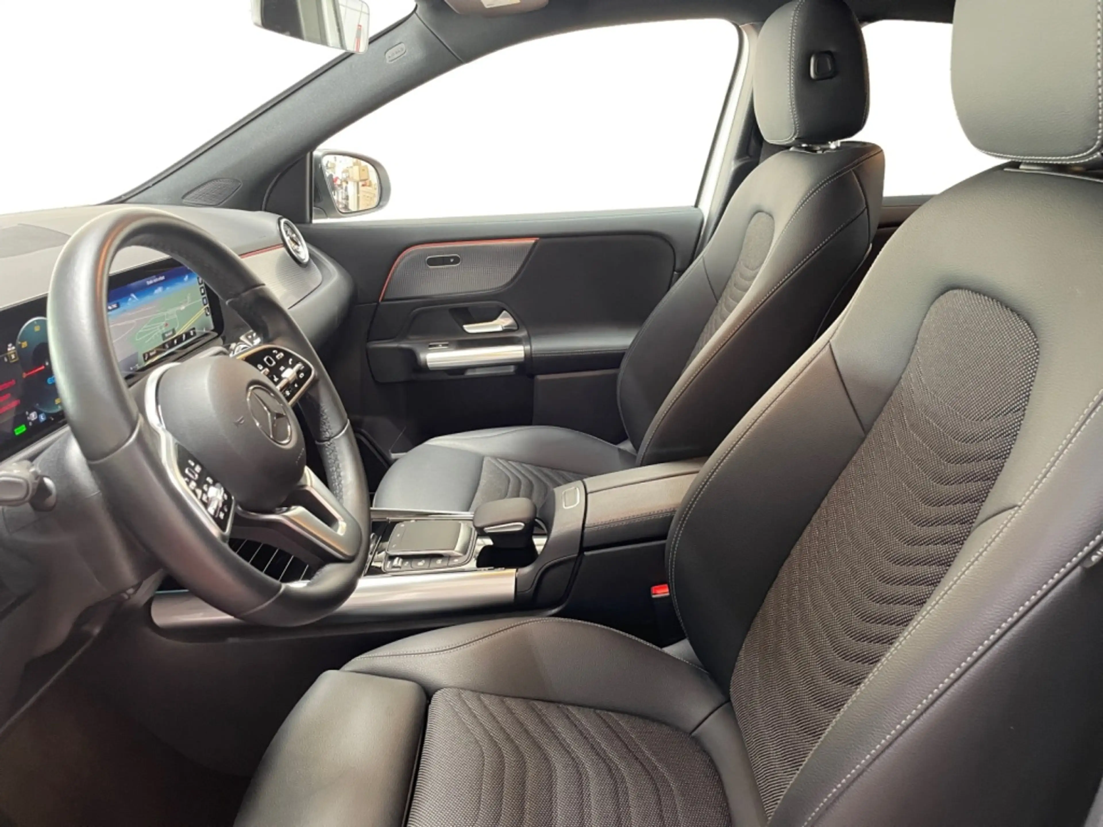 Mercedes-Benz EQA 300 4matic Progressive AMG+MBUX+Progressive — photo 9