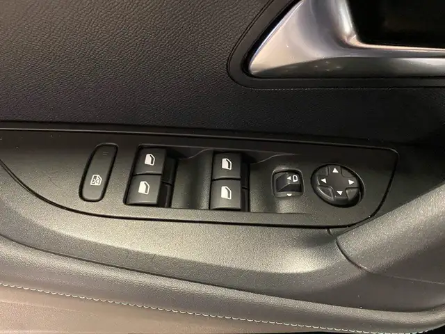 Peugeot 2008 view 13