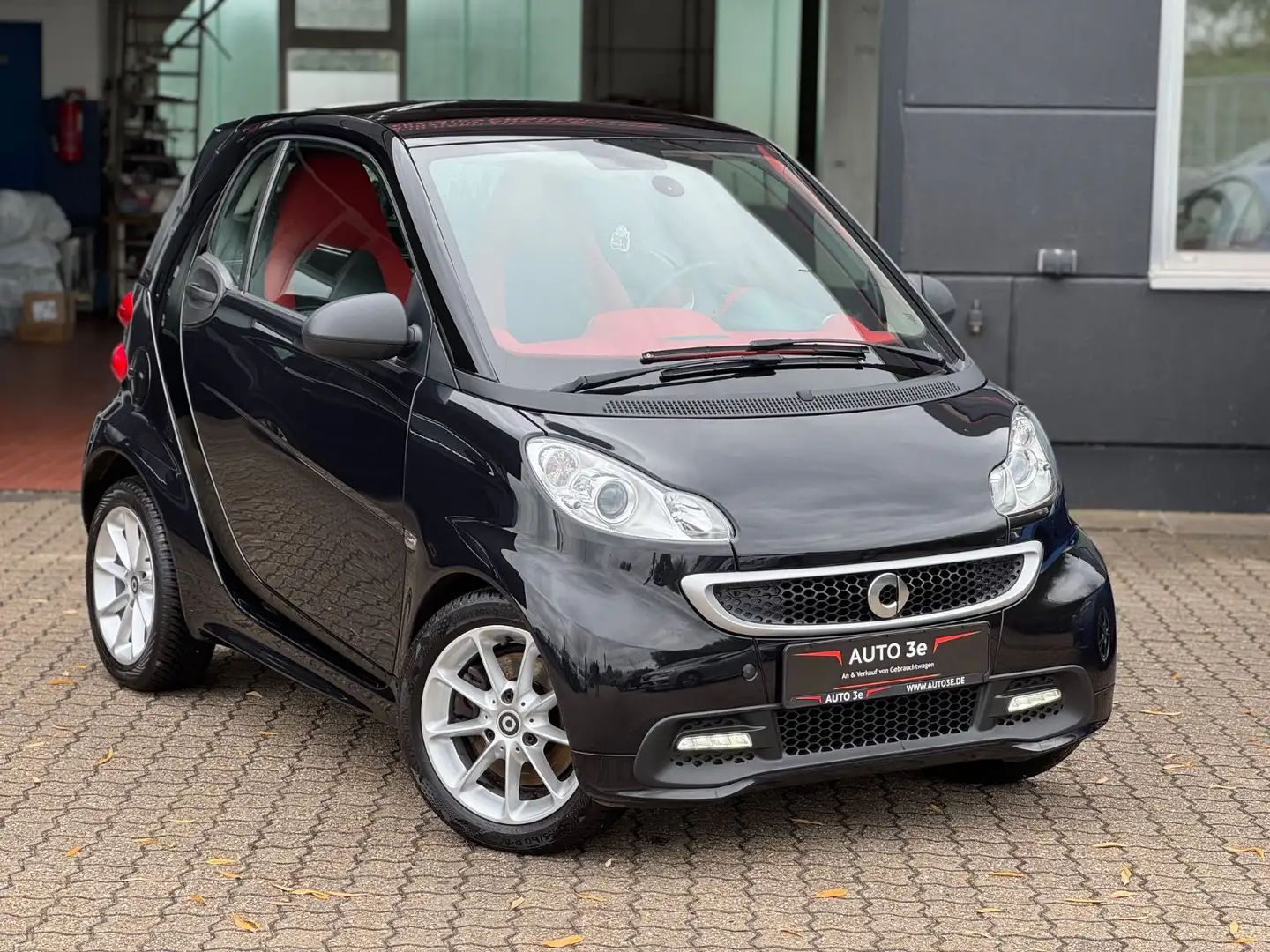 smart forTwo coupe MHD 52kW Navi Panorama Alu... Schwarz - 1