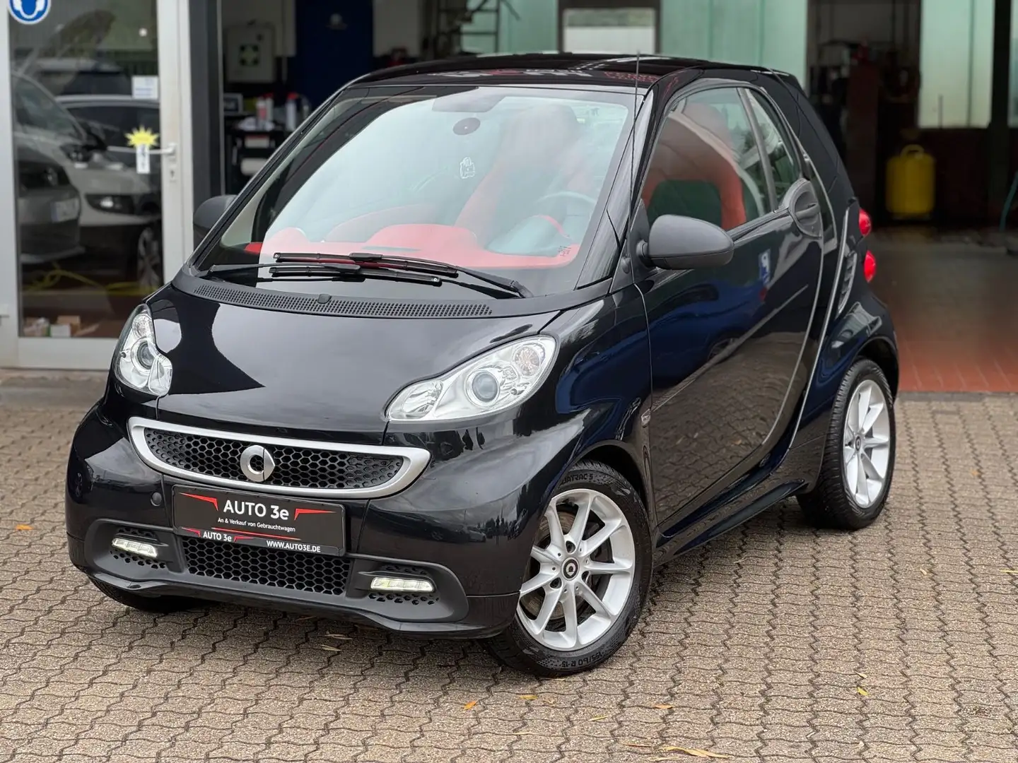 smart forTwo coupe MHD 52kW Navi Panorama Alu... Schwarz - 2