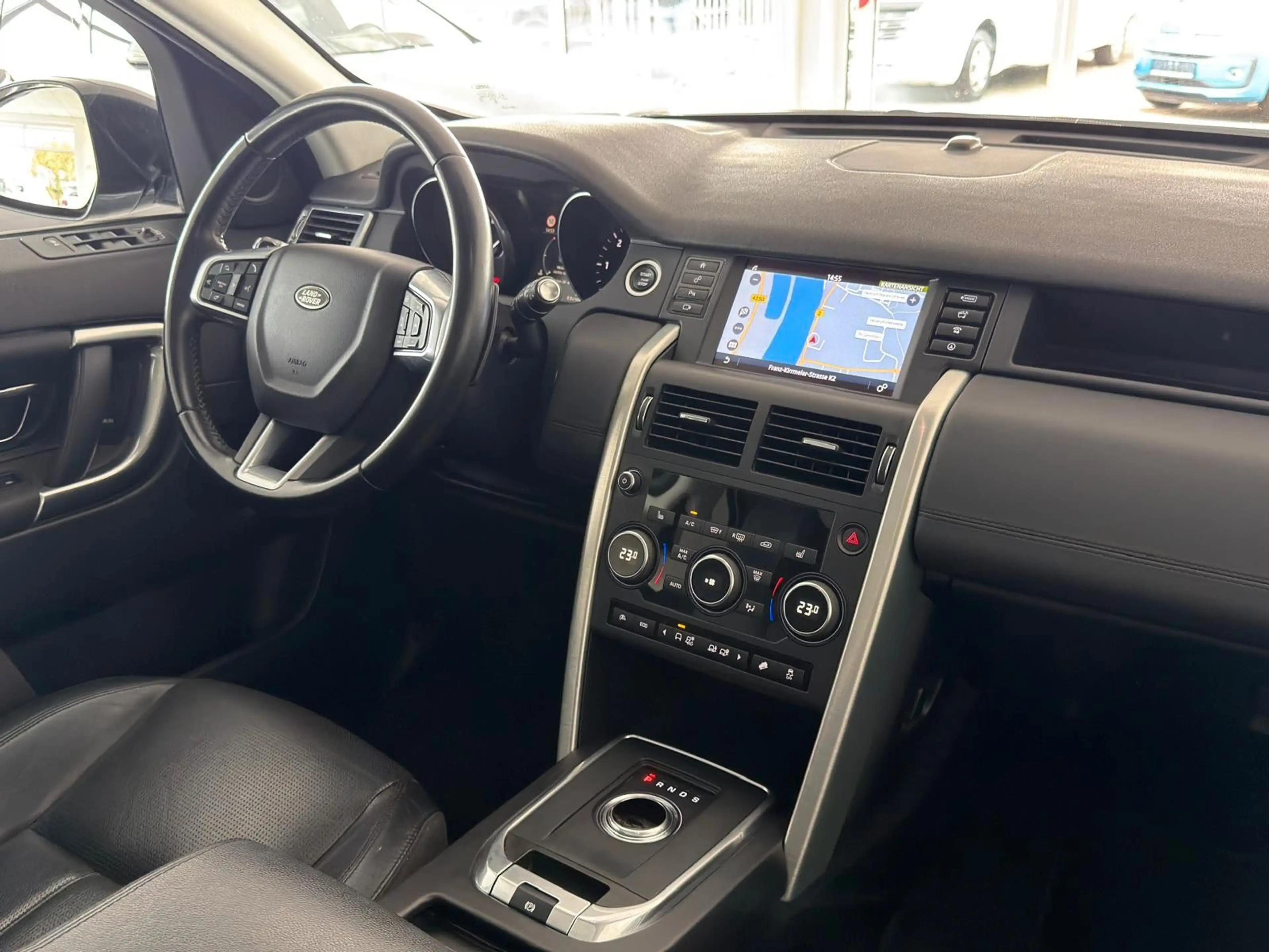 Land Rover Discovery Sport HSE+Leder+Kamera+Pano+LenkradHzg — photo 12