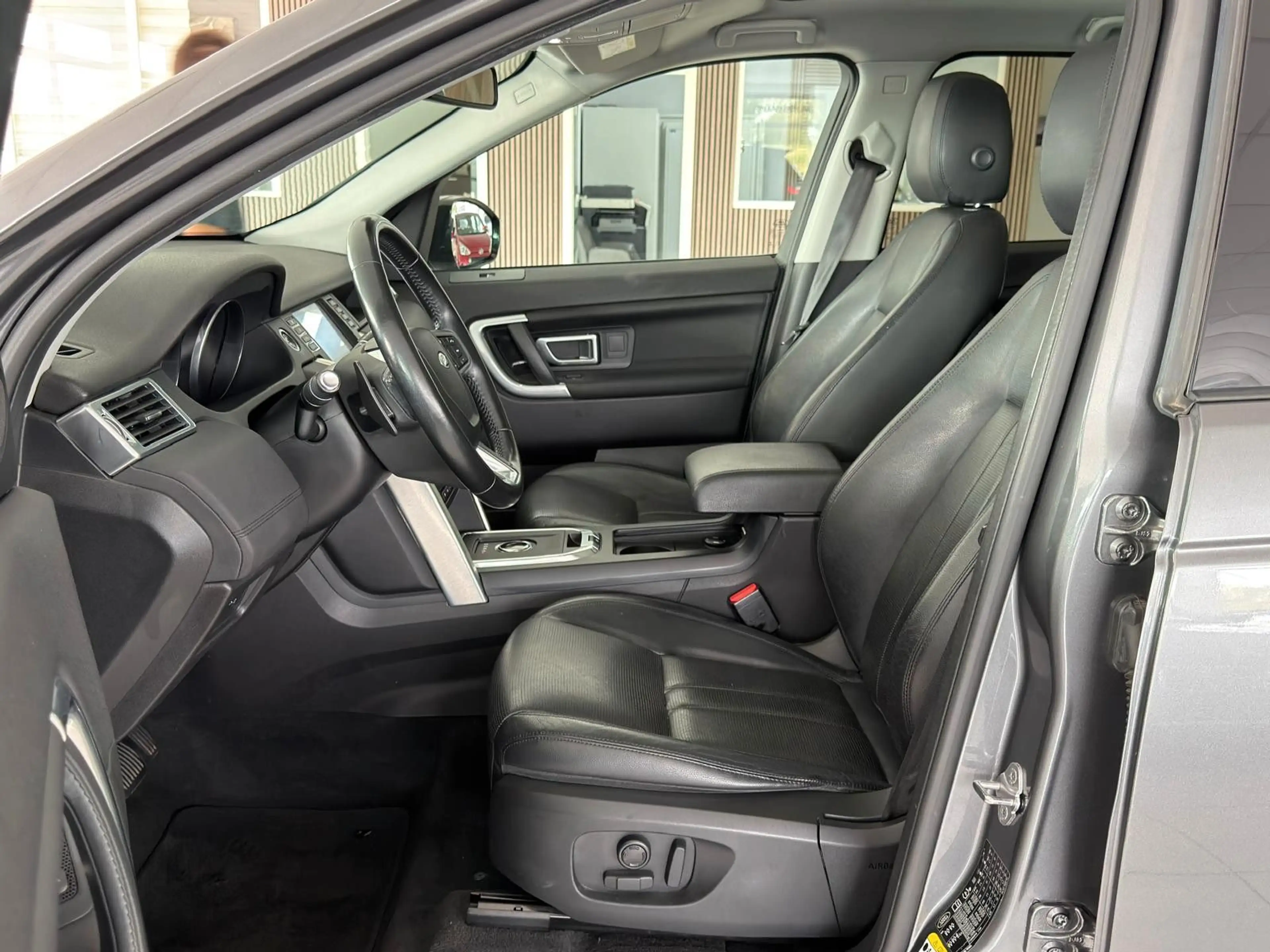 Land Rover Discovery Sport HSE+Leder+Kamera+Pano+LenkradHzg — photo 8