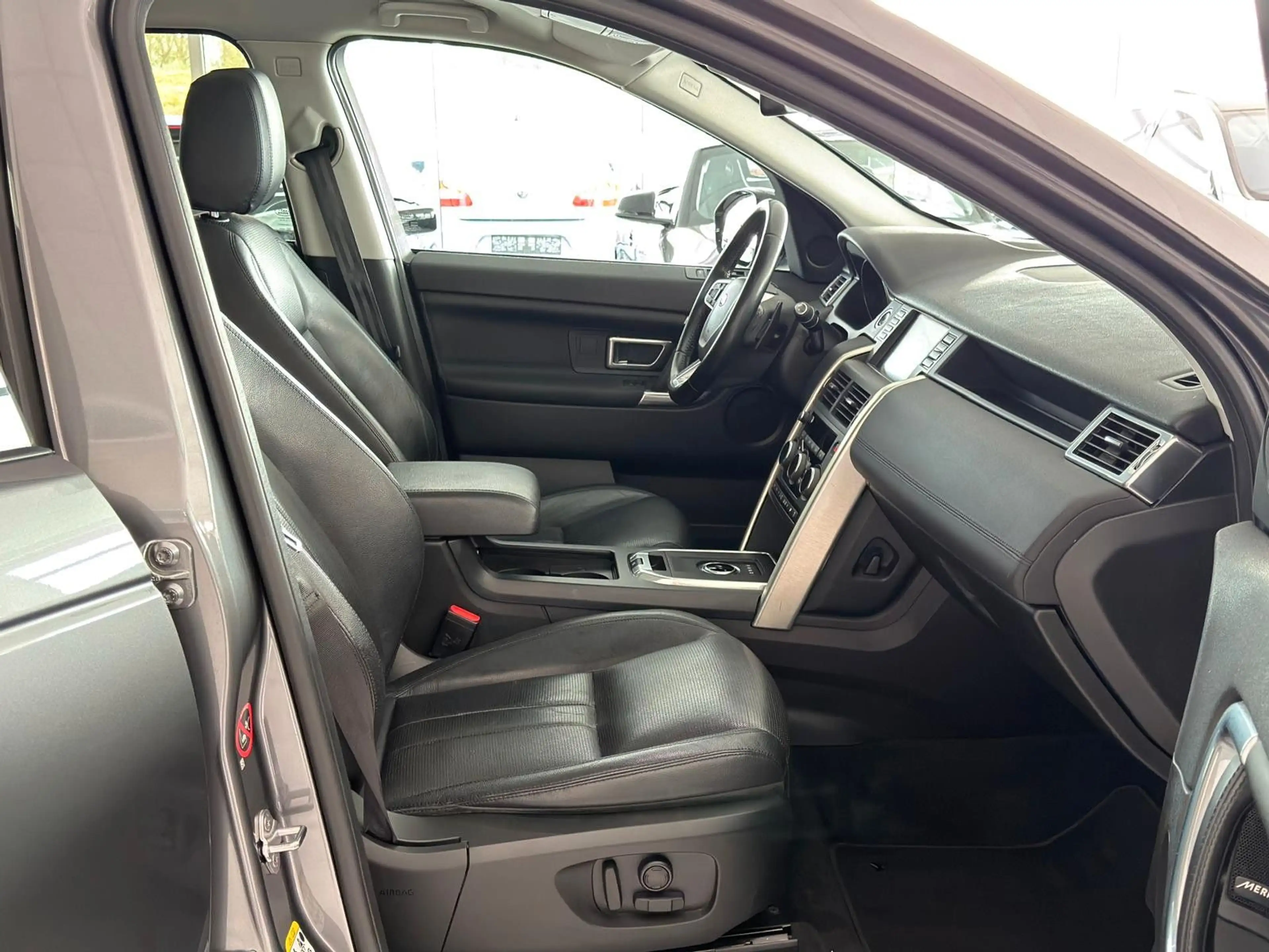 Land Rover Discovery Sport HSE+Leder+Kamera+Pano+LenkradHzg — photo 13