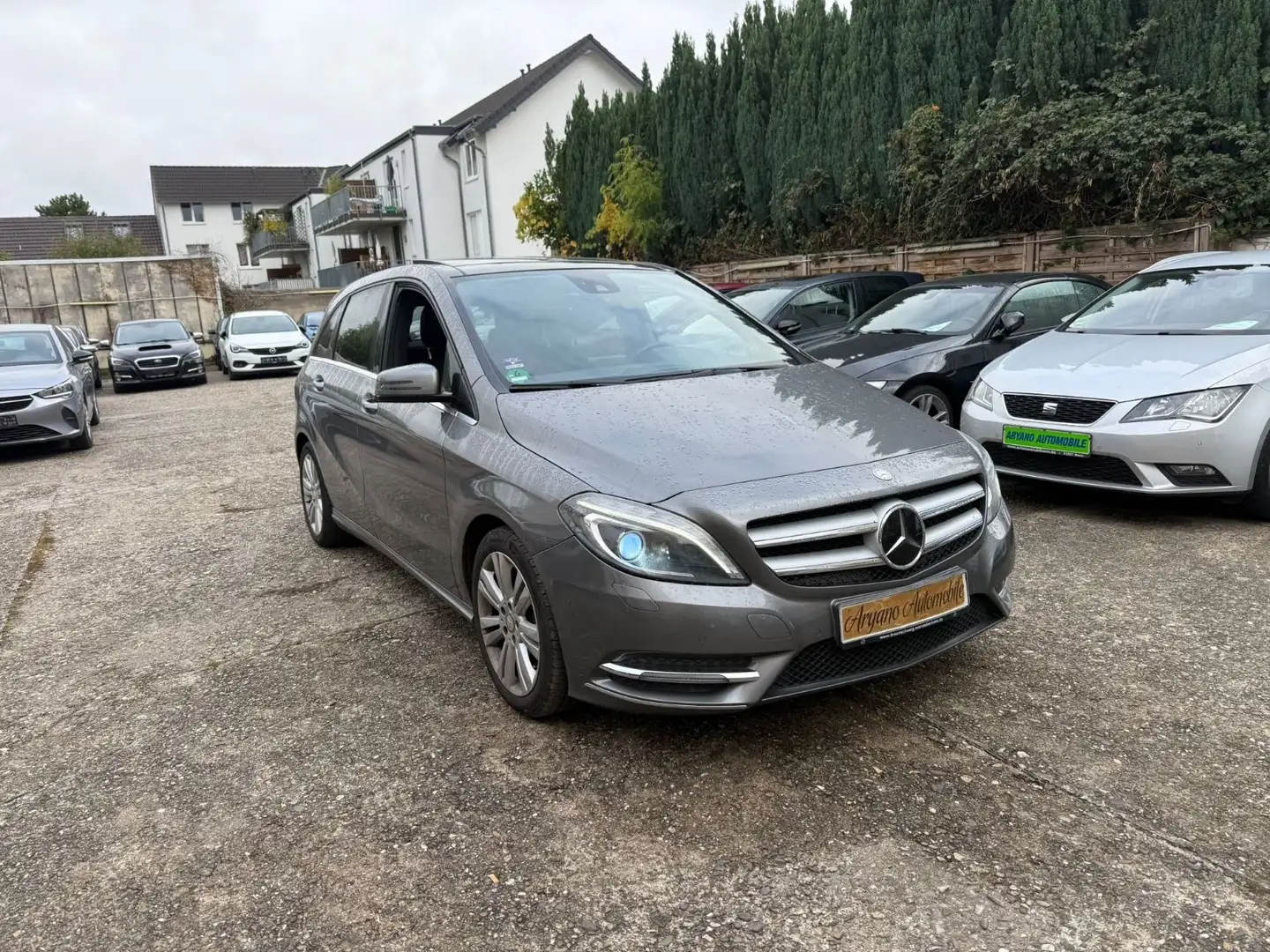 Mercedes-Benz B 250 *Avangarde*Aut*Klima*Pano*Xenon*PDS*EU 6 Grau - 2