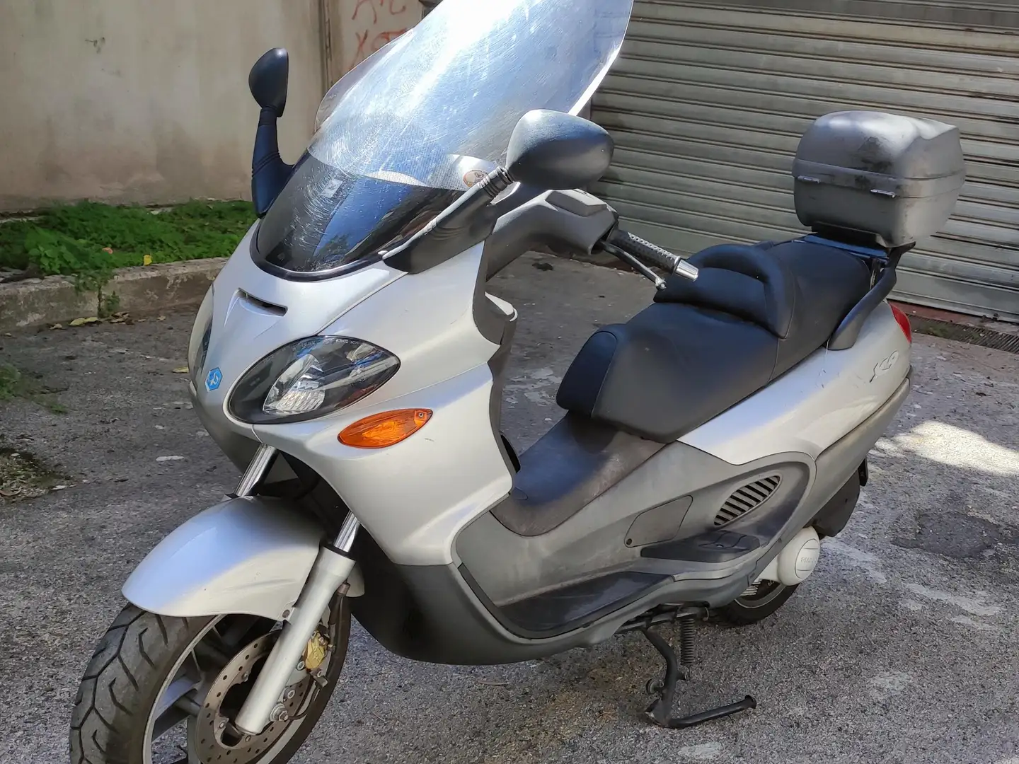 Piaggio X 9 Zilver - 2
