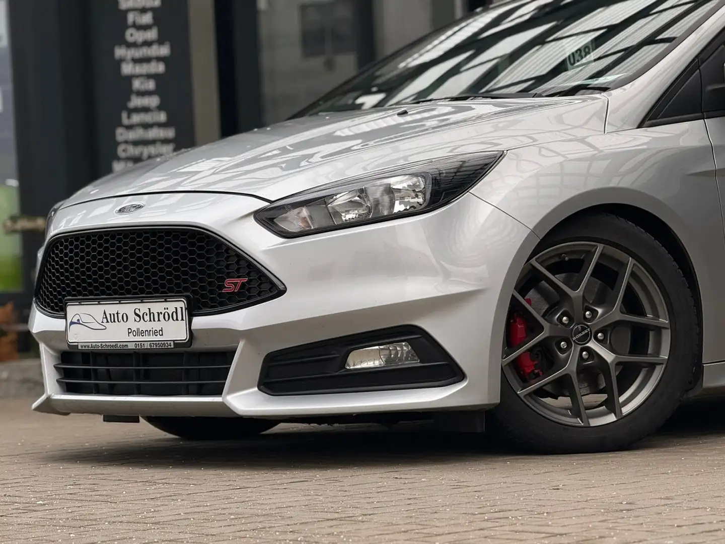 Ford Focus ST Lim. 2.0 TDCi, Leder-Sport, Navi, SONY, KeyFree Argent - 2