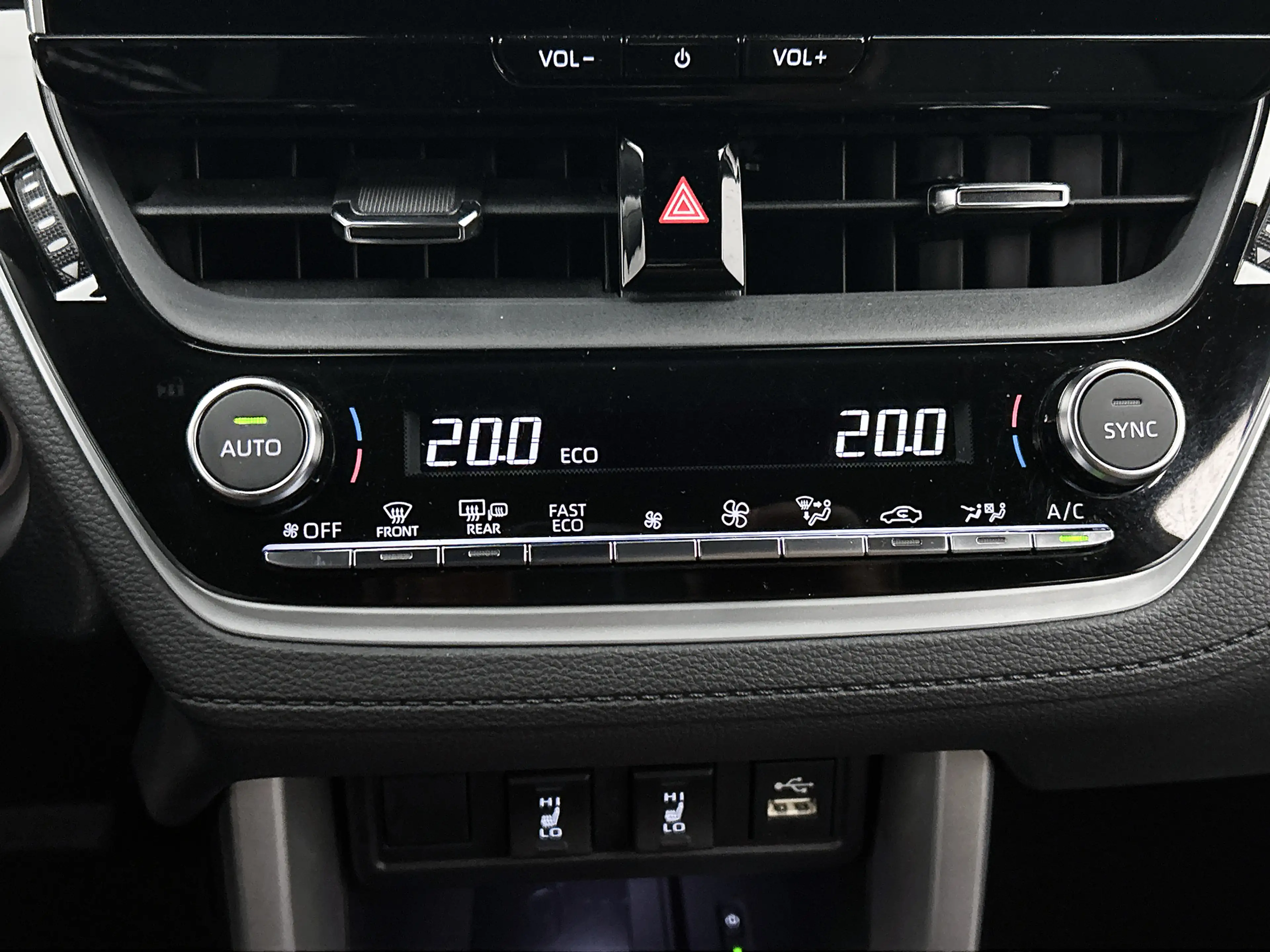 Toyota Corolla Cross Hybrid 140 Style — photo 10