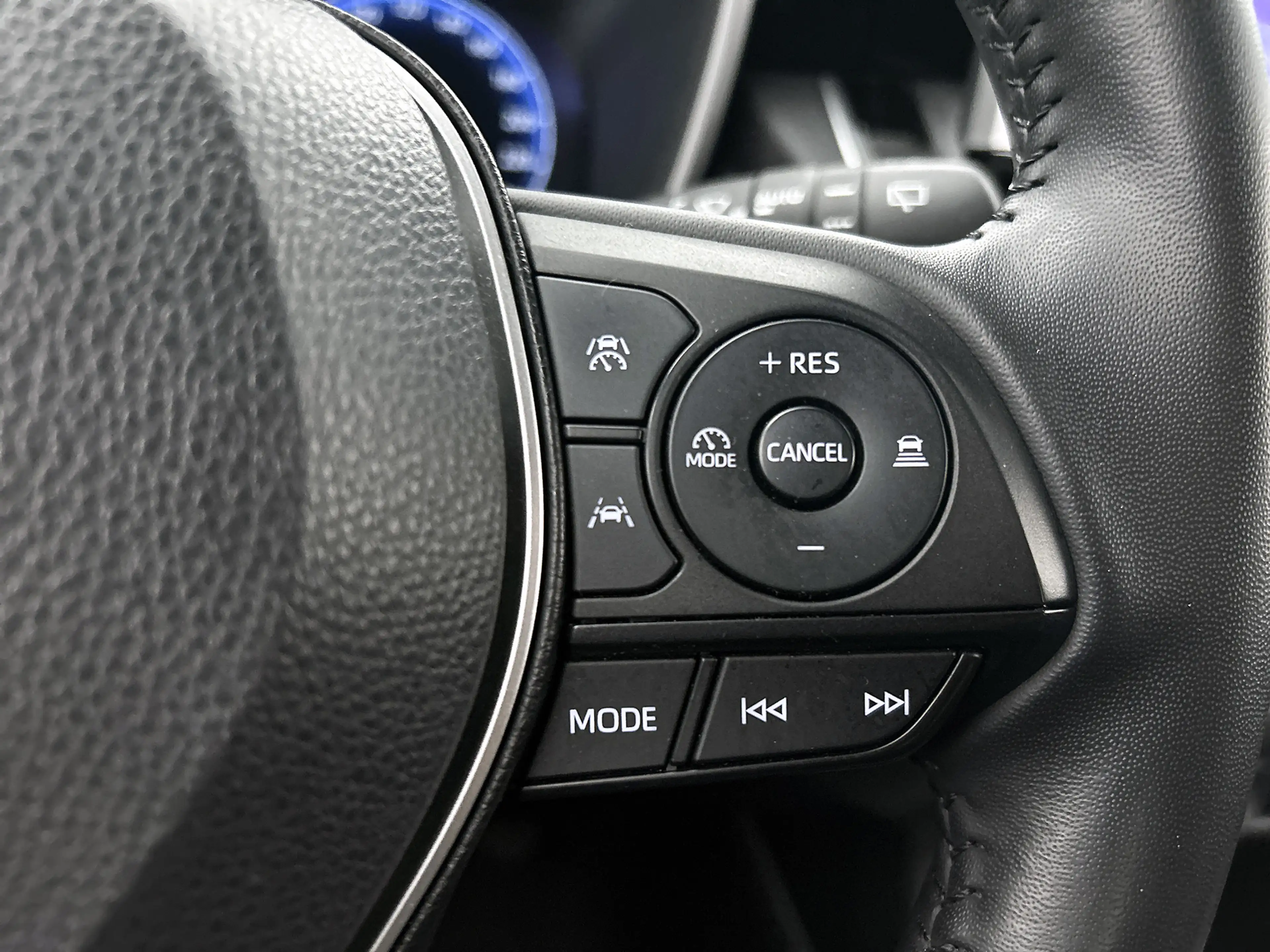 Toyota Corolla Cross Hybrid 140 Style — photo 15