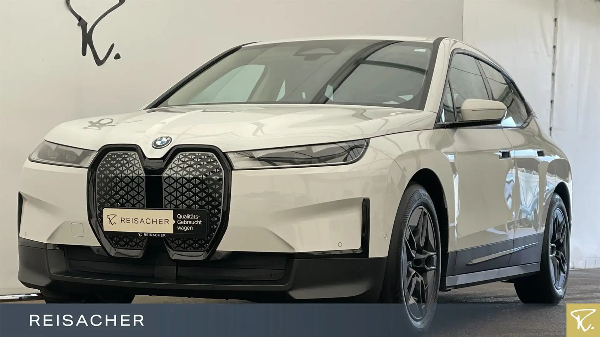 BMW iX A xDrive50 AHK LCPro RFK PDC DAB SHZ 20" LM Weiß - 1