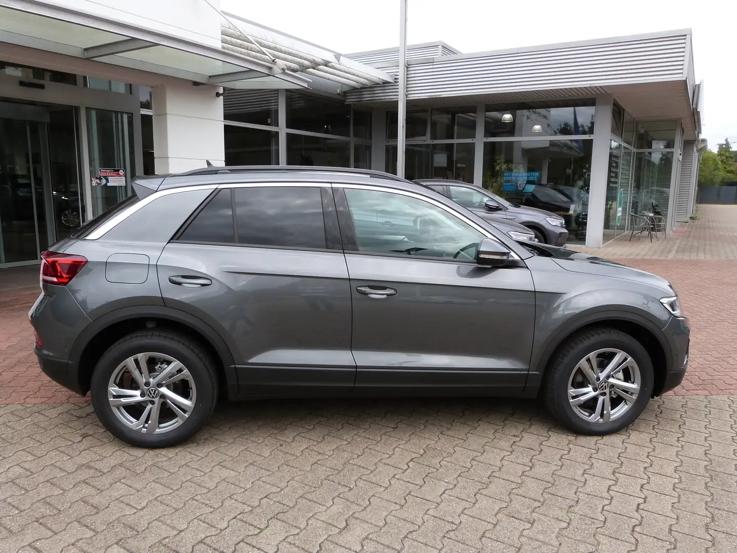 Volkswagen T-Roc 1.5 TSI OPF DSG Life, ACC, LM 17",Parklenk, Cam Gris - 2