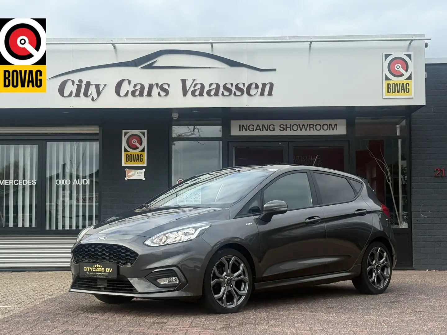 Ford Fiesta 1.0 EcoBoost ST-Line 101 pk apple carplay climate Grijs - 1