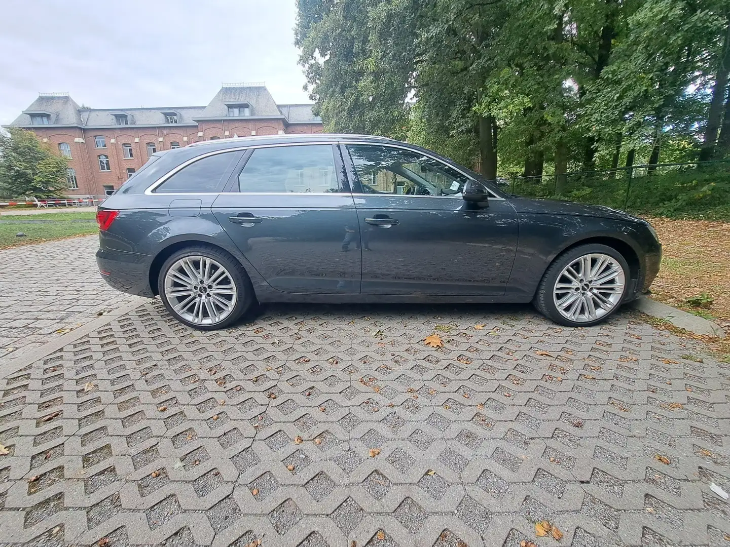 Audi A4 A4 Avant 2.0 TDI sport Grijs - 1
