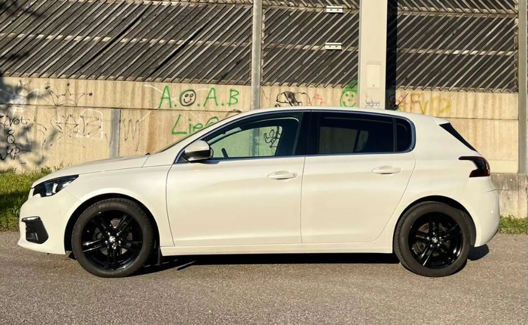 Peugeot 308 308 1,5 BlueHDI 130 Tech Edition S Weiß - 2